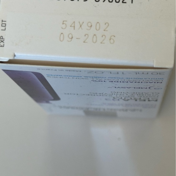 BNIB La Roche-Posay MELA B3 DARK SPOT SERUM WITH MELASYL™ + NIACINAMIDE 💜 - Picture 5 of 5